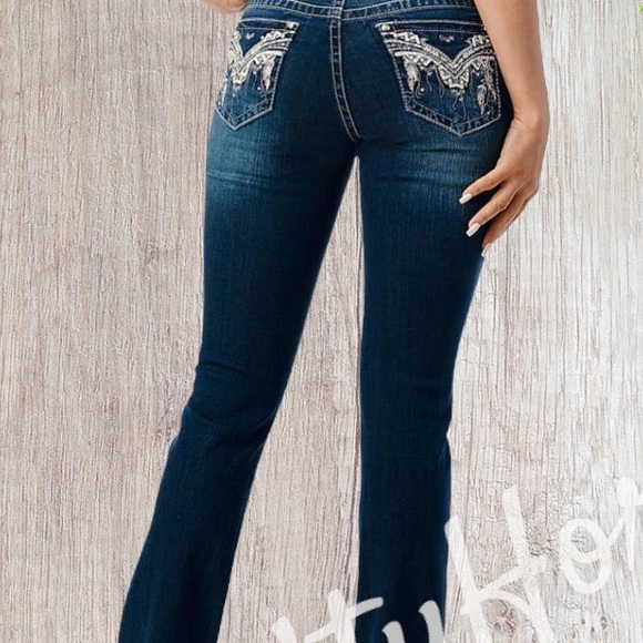 Grace in LA jeans - Picture 2 of 3